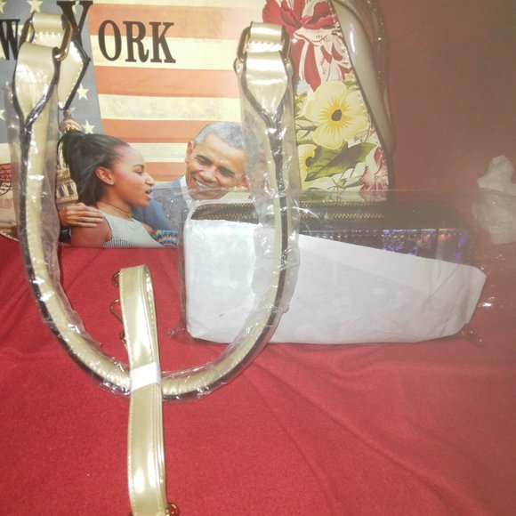 Purse - Picture 2 of 3